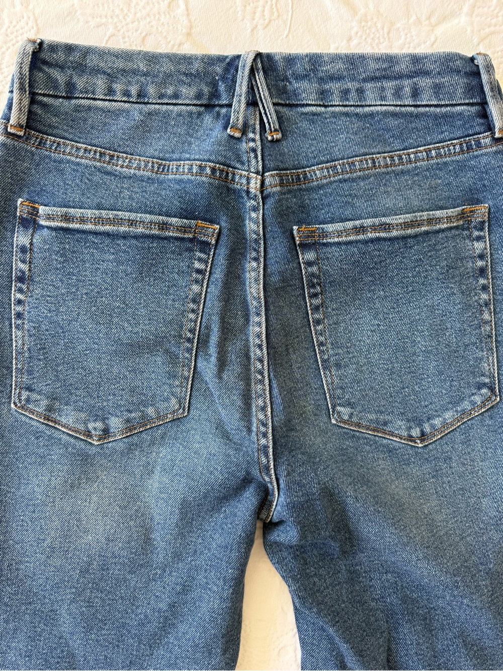 Good American Good Curve Straight Jeans - 6/28 - Picture 5 of 8